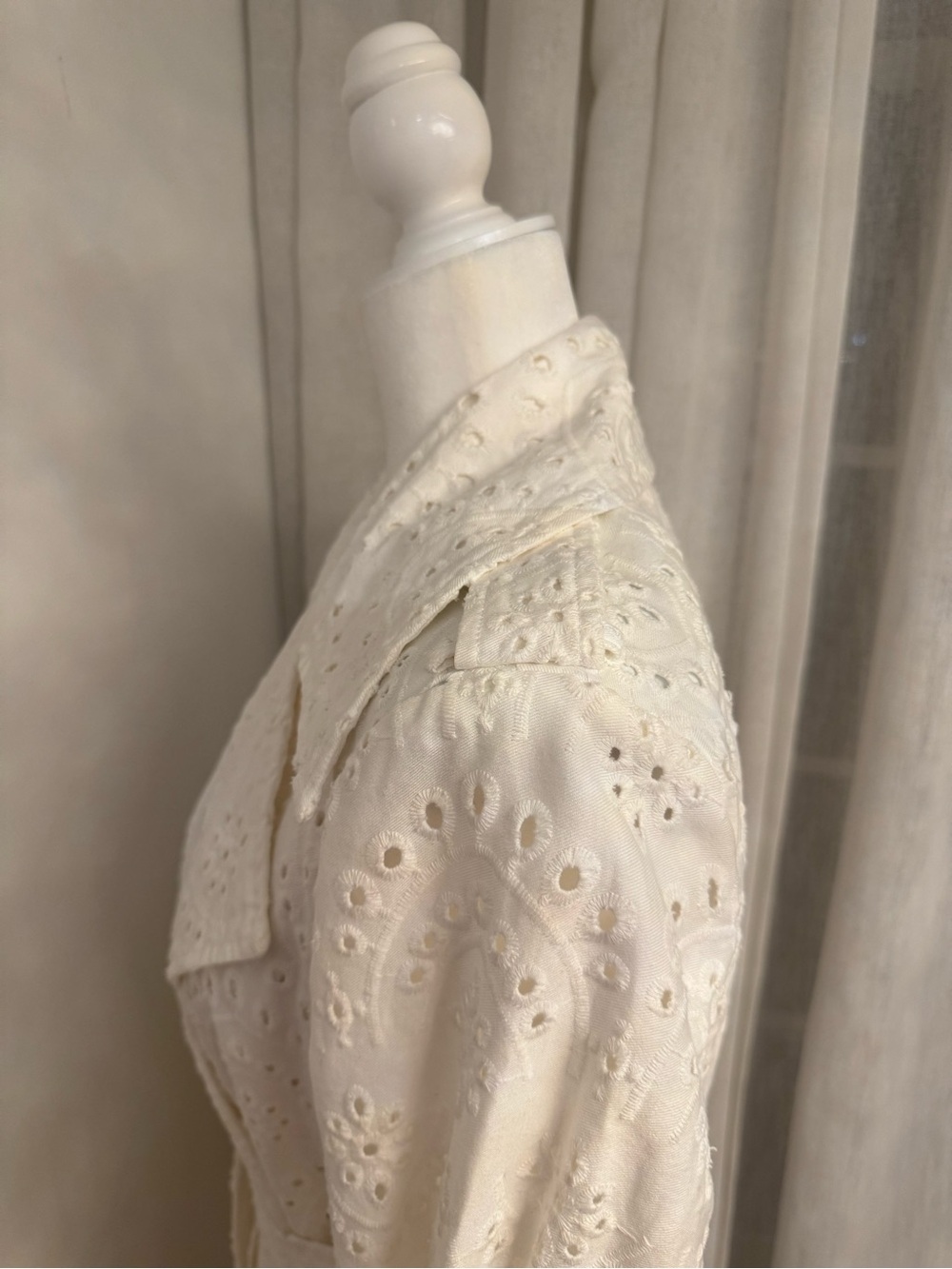 Gorgeous Avec Les Filles White Eyelet Wrap Trench Coat/Dress - Picture 6 of 12